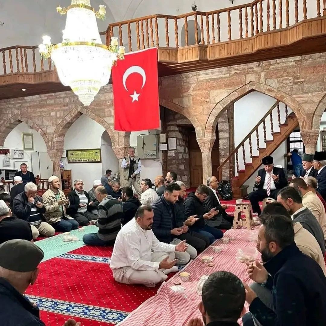 ankarada-gaziler-sabah-namazinda-bulustu