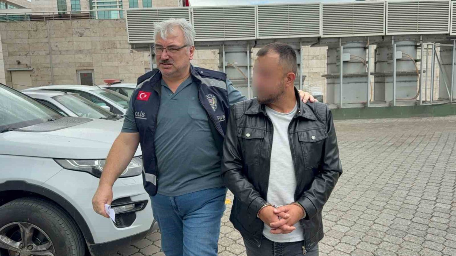 annesini-darbettigi-iddiasiyla-gozaltina-alindi