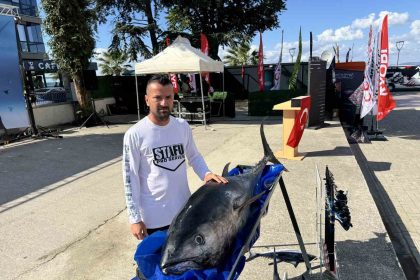 avladigi-orkinoslari-duzenledigi-festivalle-cocuklara-ikram-etti