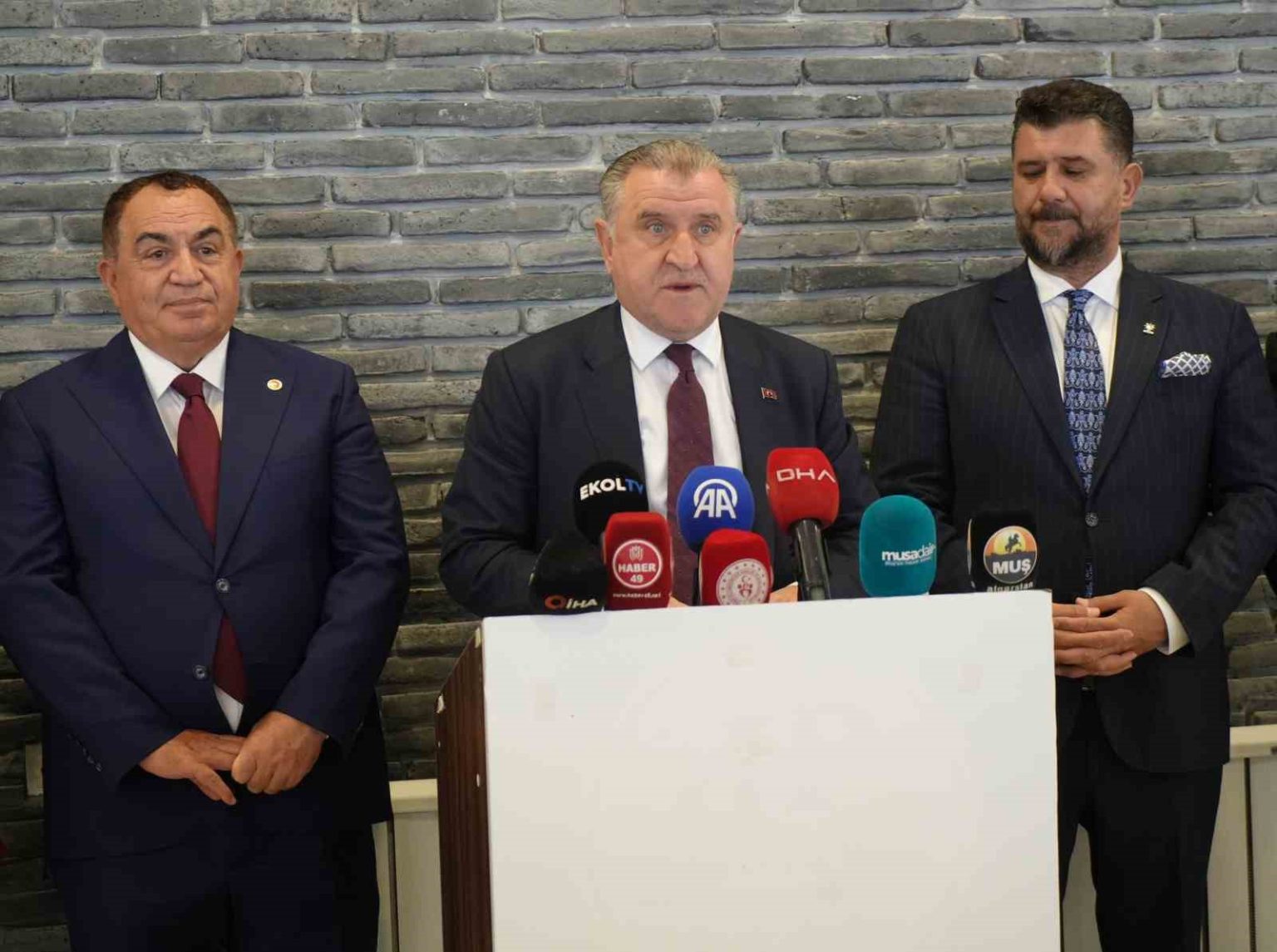 bakan-bak-turkiyenin-guclu-olmasini-bolgede-soz-sahibi-bir-ulke-olmasini-istiyoruz