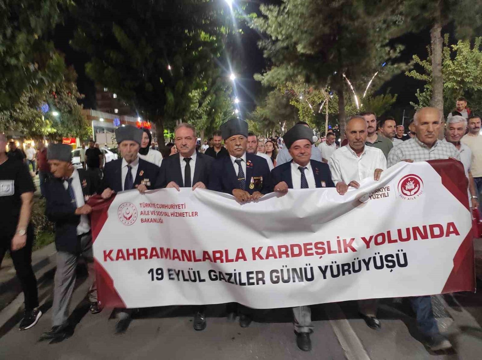 batmanda-gaziler-gunu-nedeniyle-kortej-yuruyusu-duzenlendi