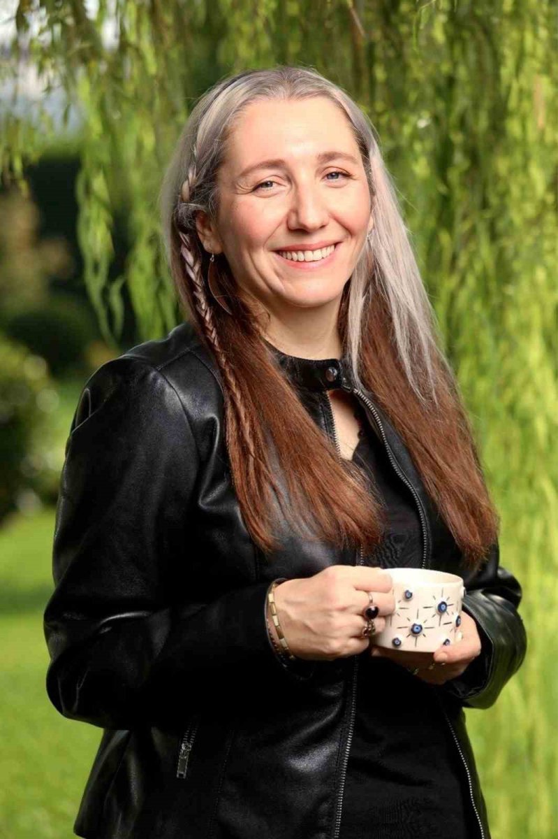 ceren-ceranin-ucuncu-romani-tercih-raflardaki-yerini-aldi