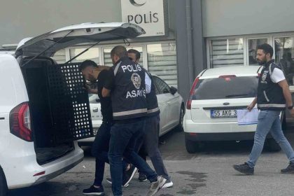 cocuklarin-gozu-onunde-babaya-tokat-atan-sahis-ayni-gun-baska-bir-surucuyu-silahla-tehdit-etmis