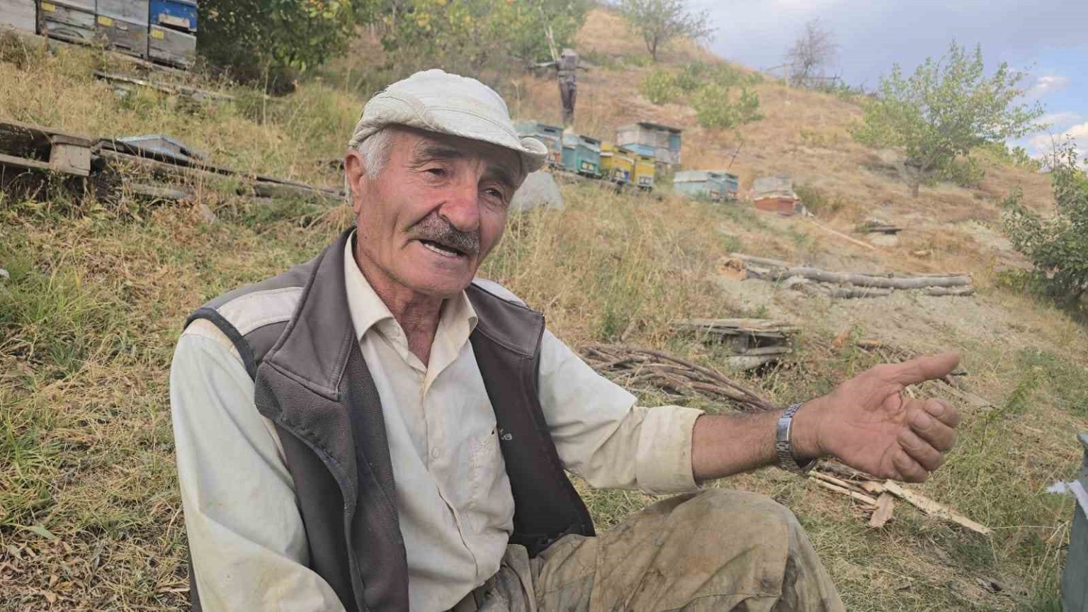 demirli-rezan-mezrasi-sakinleri-asfaltli-yol-ve-sulama-havuzu-istiyor