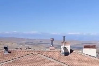 firtinali-havada-catida-tehlikeli-calisma-yurekleri-agza-getirdi
