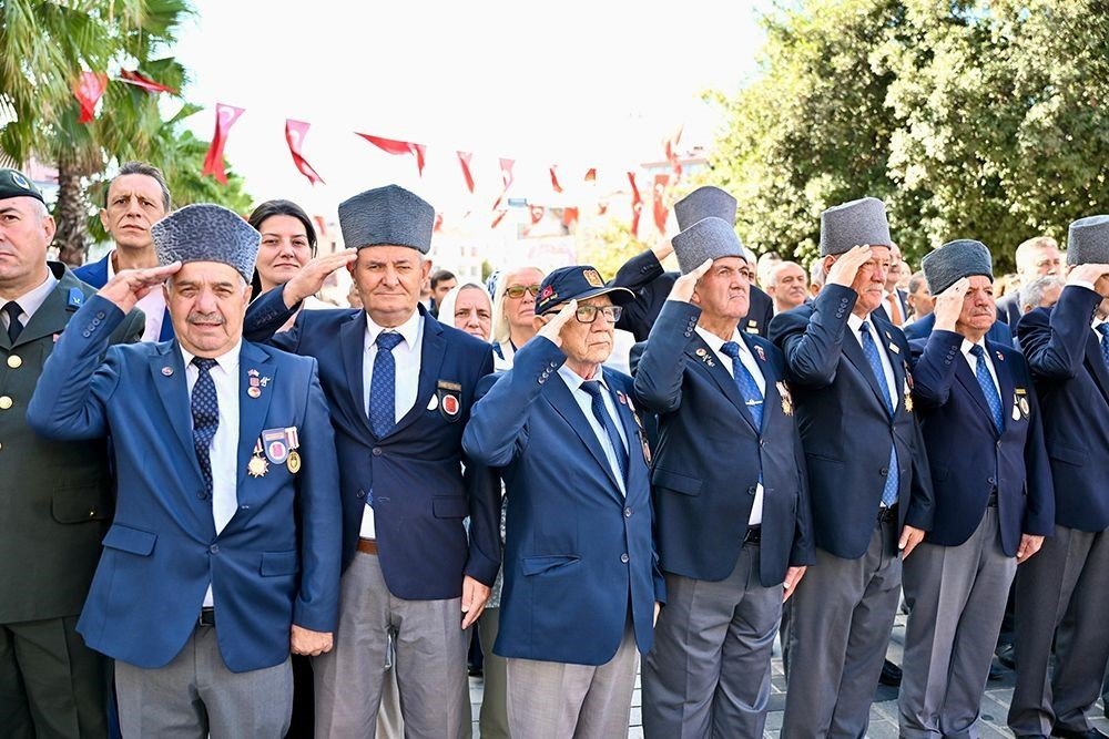 gaziosmanpasada-kahraman-gazilere-saygi-yuruyusu-yapildi
