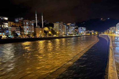 giresunda-saganak-yagis-hayati-olumsuz-etkiledi