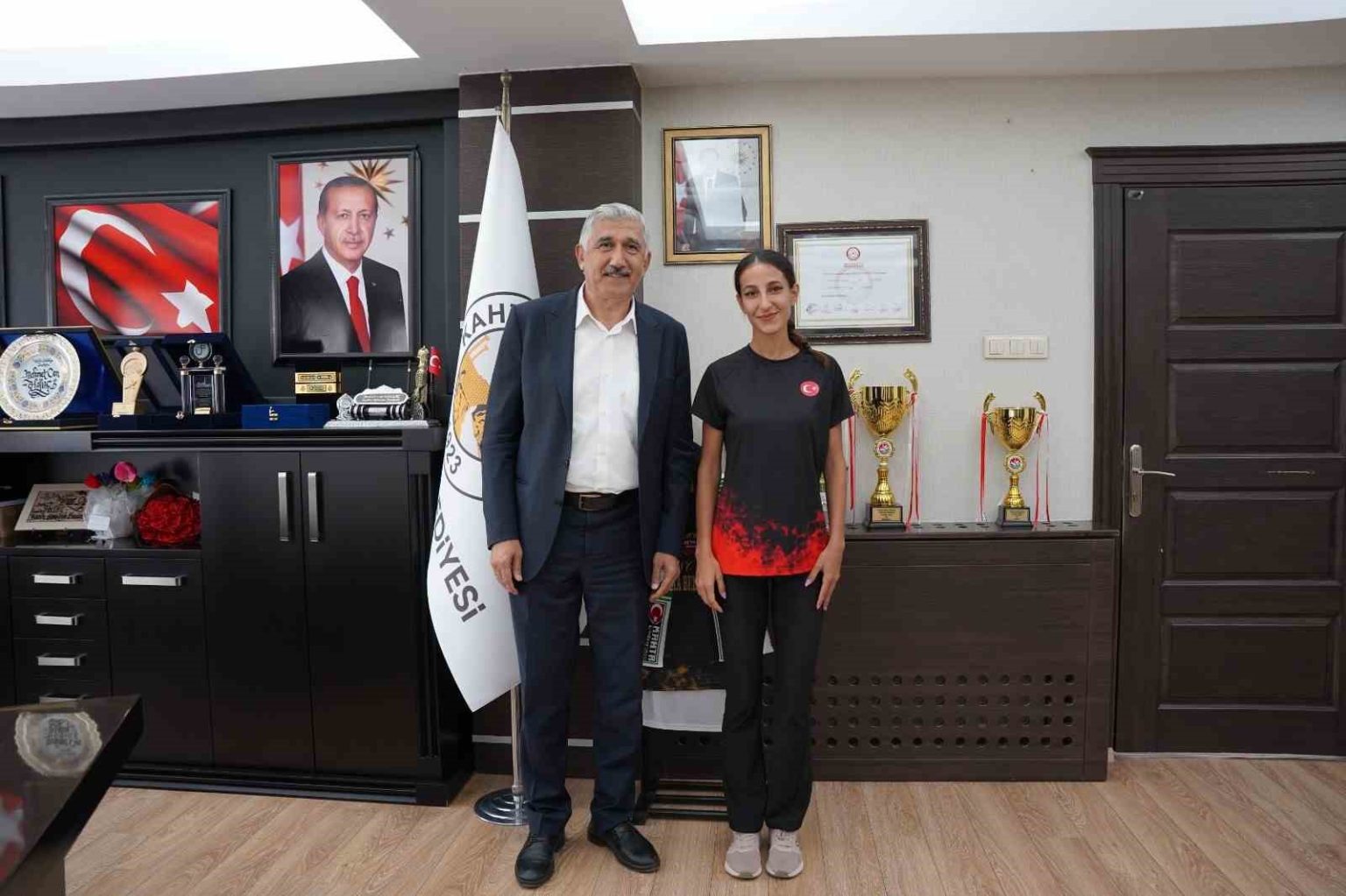 kahta-belediye-baskani-hallactan-spora-tam-destek
