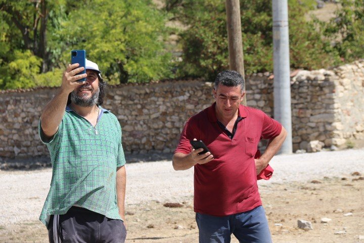 kent-merkezinin-yakinindaki-kirsal-mahallede-telefon-ve-internet-cekmiyor