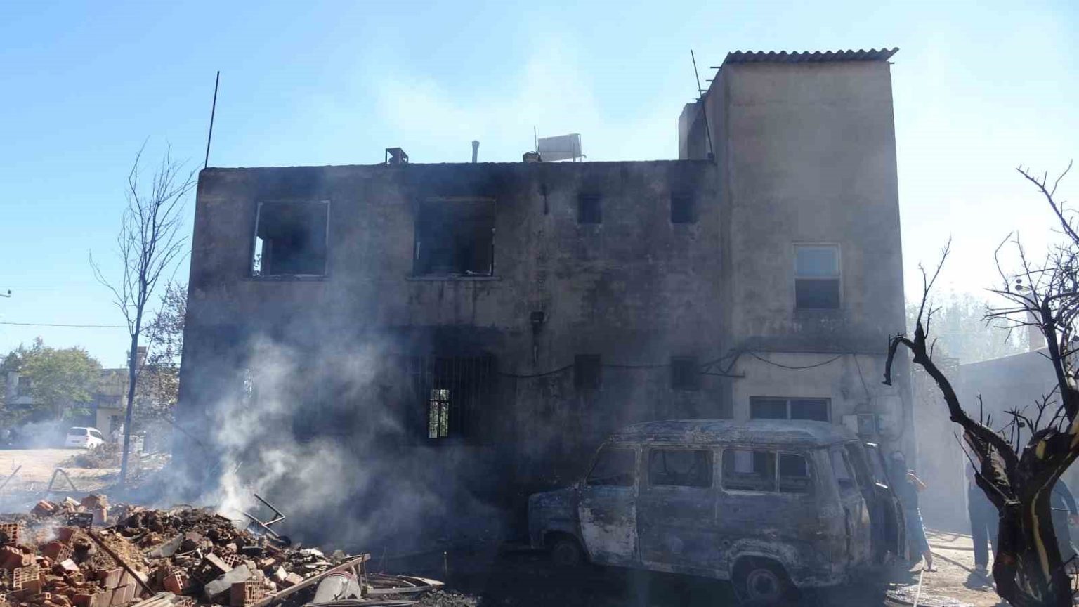 mahalle-sakinleri-korku-ve-panik-dolu-o-anlari-anlatti