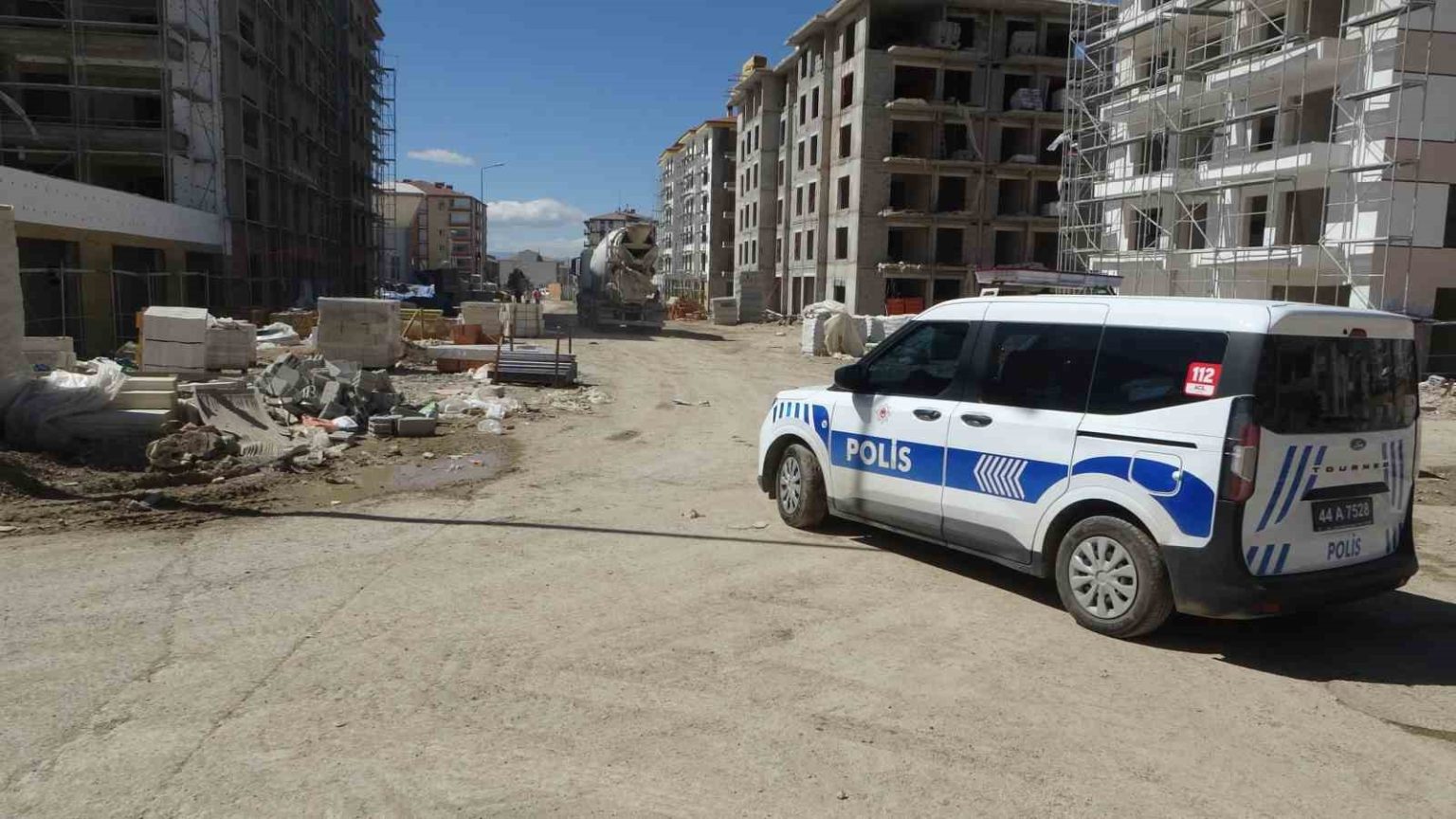 malatyada-santiyede-iskele-coktu-1-yarali