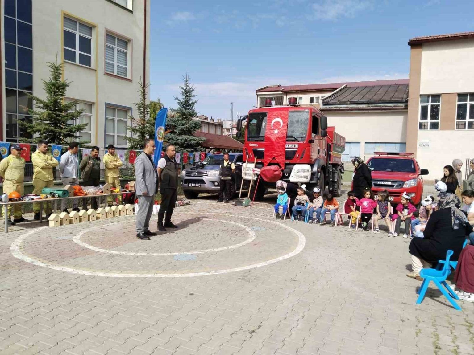 minikler-orman-yanginlarina-karsi-bilinclendirildi