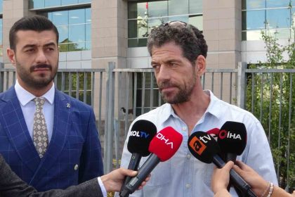 oyuncu-cemal-hunaldan-imzasi-taklit-edilerek-ogrencilere-sertifika-dagitildigi-iddiasiyla-suc-duyurusu