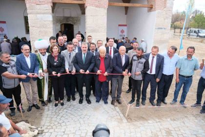 tarihi-anadolu-selcuklu-hamamkarahisar-ulu-camii-yeniden-ibadete-acildi