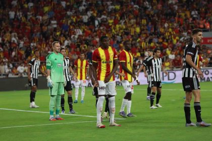 trendyol-super-lig-goztepe-0-besiktas-2-mac-devam-ediyor