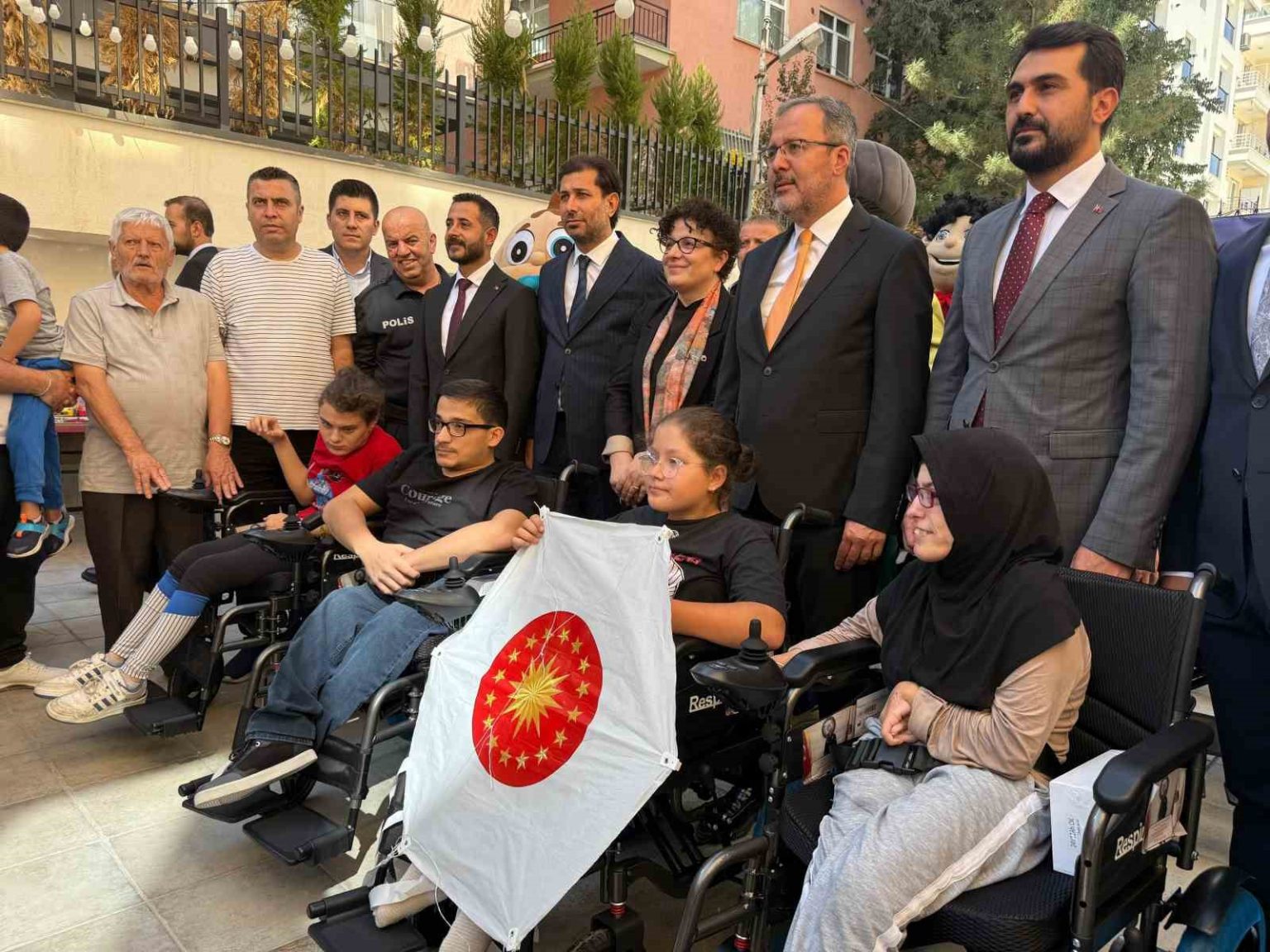turkiyenin-her-yerine-umut-tasiyan-polis-mustafa-sahinden-buyuk-organizasyon