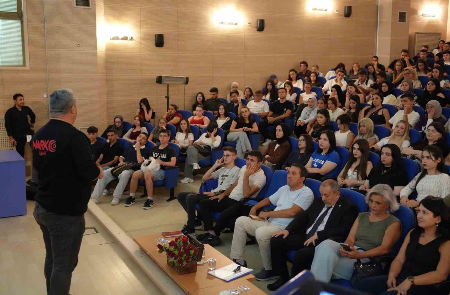 usak-universitesi-ogrencilerine-bagimlilikla-mucadeleyi-anlatti