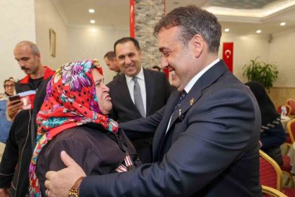 vali-sozer-gaziler-gunu-kapsaminda-sehit-aileleri-ile-bir-araya-geldi