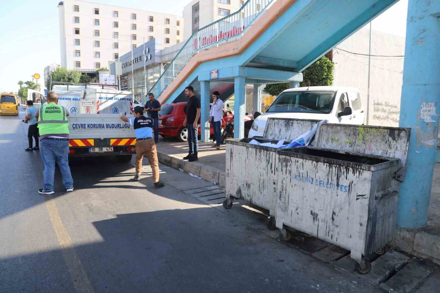 akdenizde-yeni-cop-konteynerleri-cadde-ve-sokaklara-yerlestiriliyor