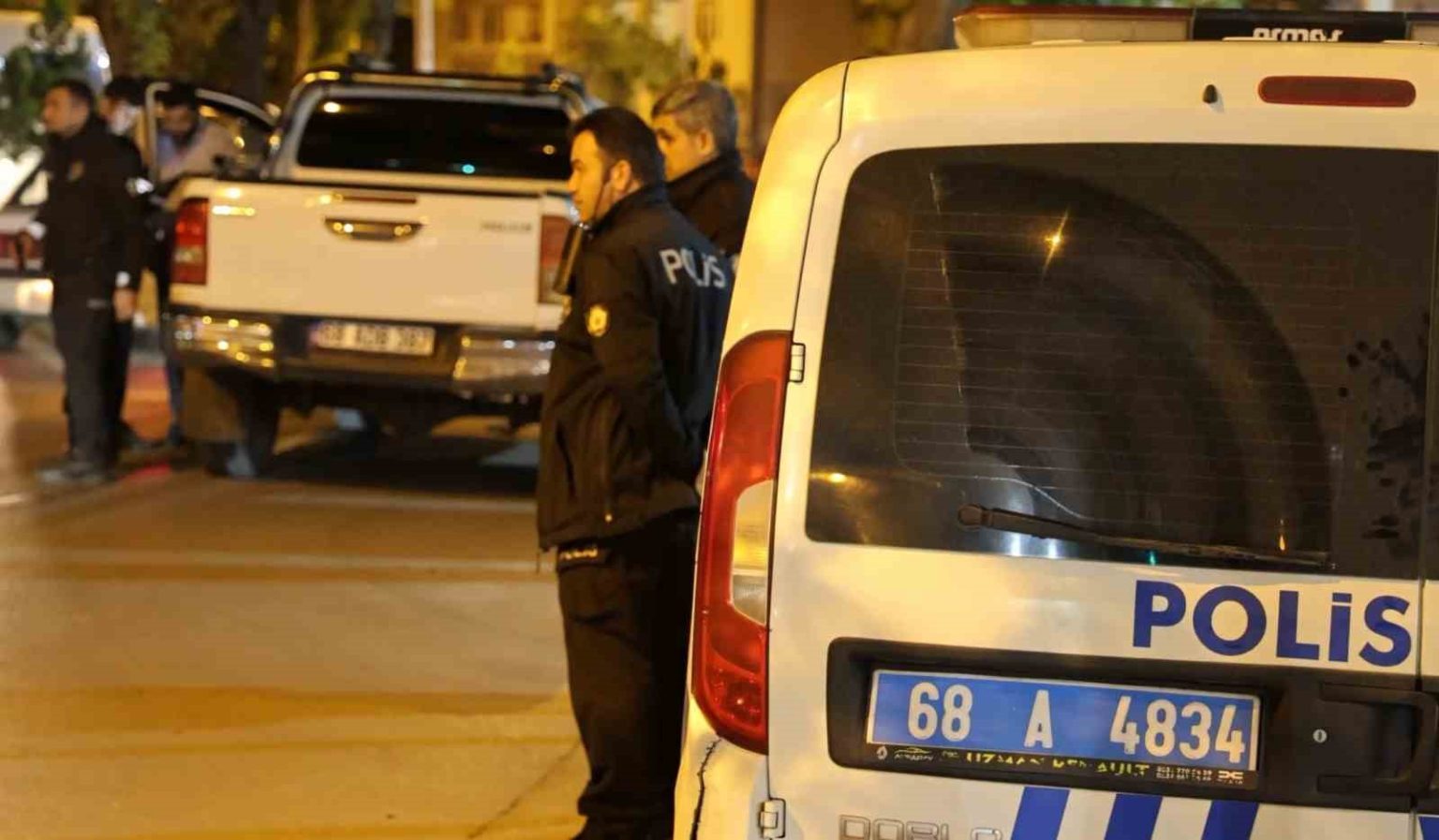 aksarayda-asayis-ve-trafik-uygulamalari-araliksiz-suruyor