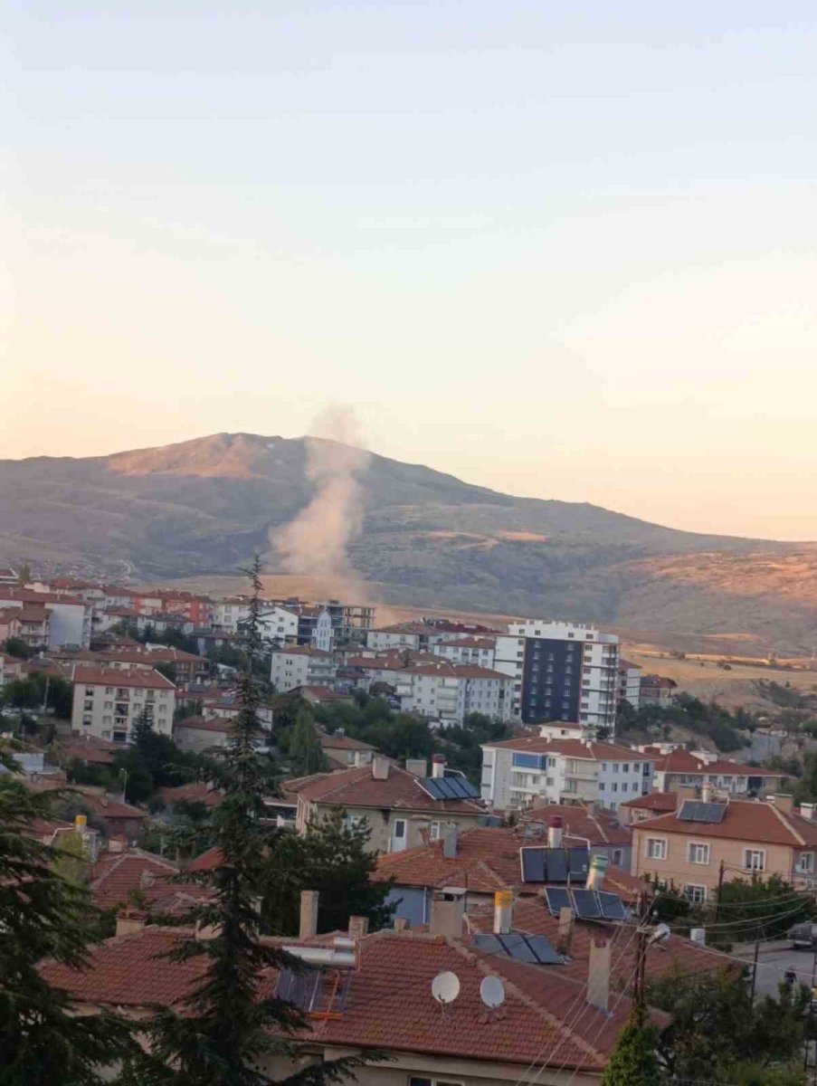 ankarada-yol-yapimi-icin-patlatilan-dinamit-panige-neden-oldu