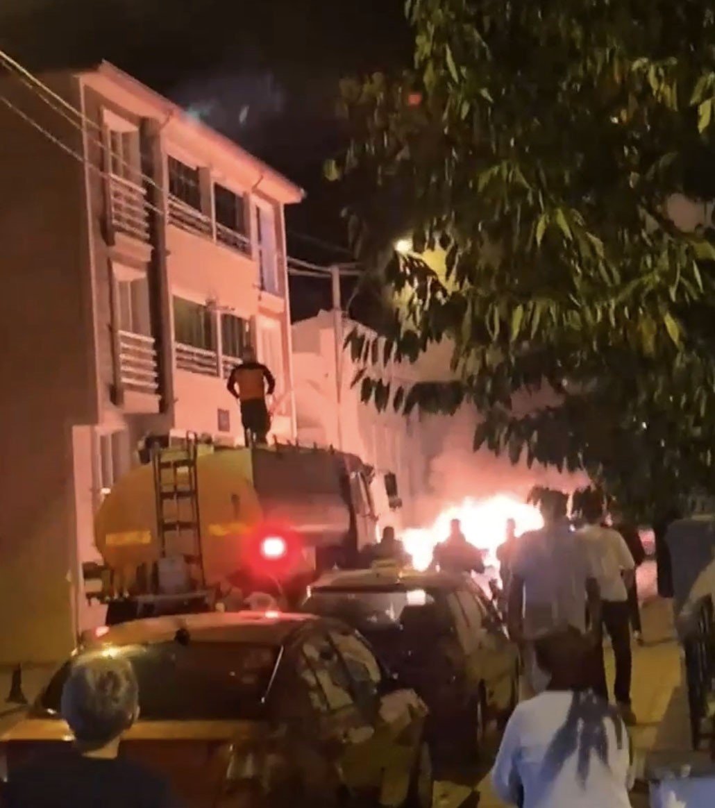 babaeskide-otomobil-yangini-korkuttu