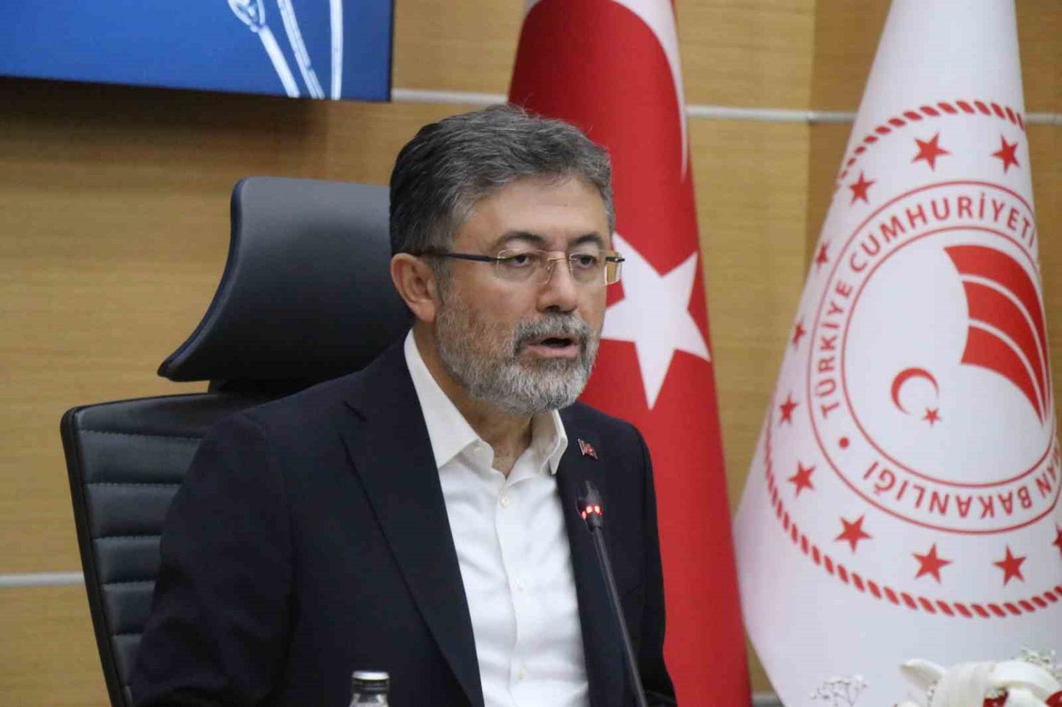 bakan-yumakli-ureticimizin-emegi-kirmizi-cizgimizdir