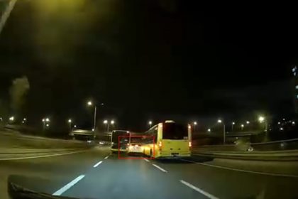 basaksehirde-makas-atan-otomobil-2-otobuse-carpti