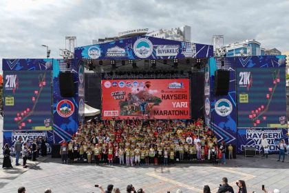 bebekler-ve-cocuklar-uluslararasi-kayseri-yari-maratonuna-renk-katti