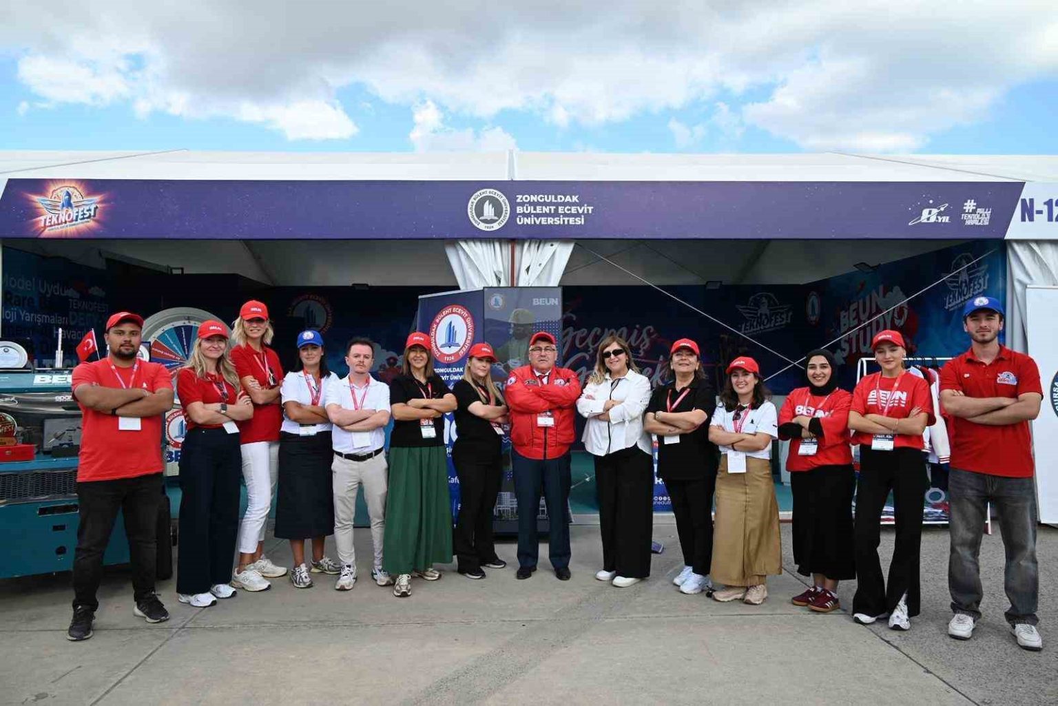 beun-rektoru-prof-dr-ozolcerden-teknofest25e-ziyaret