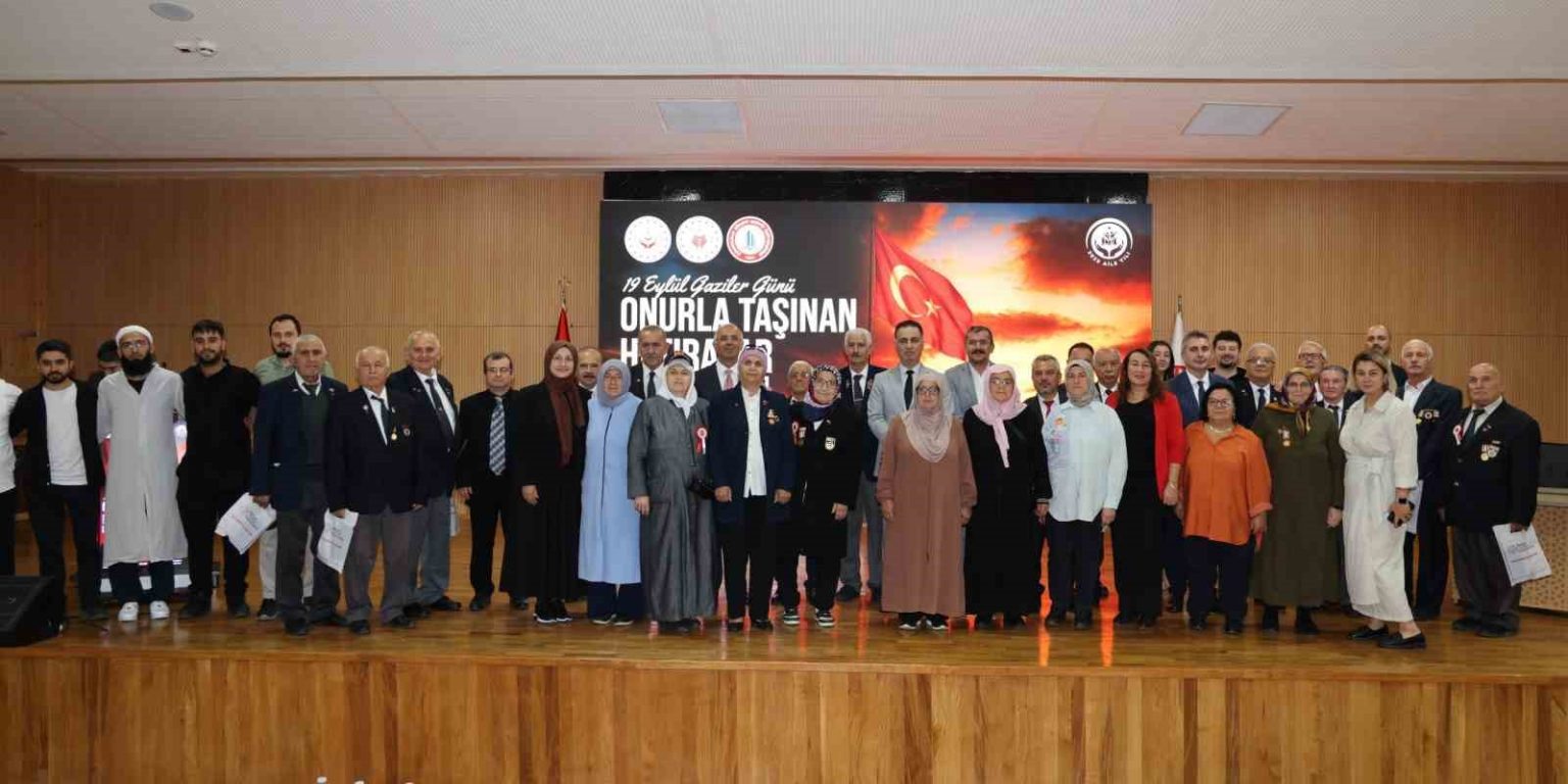 beunda-onurla-tasinan-hatiralar-kisa-film-gosterimi-gerceklestirildi