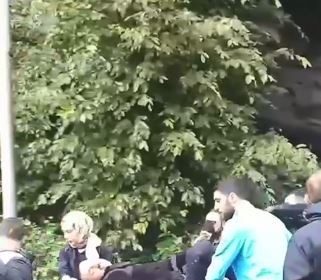 borckada-sel-bolgesinde-yaralanan-kisi-ambulansa-ulastirildi