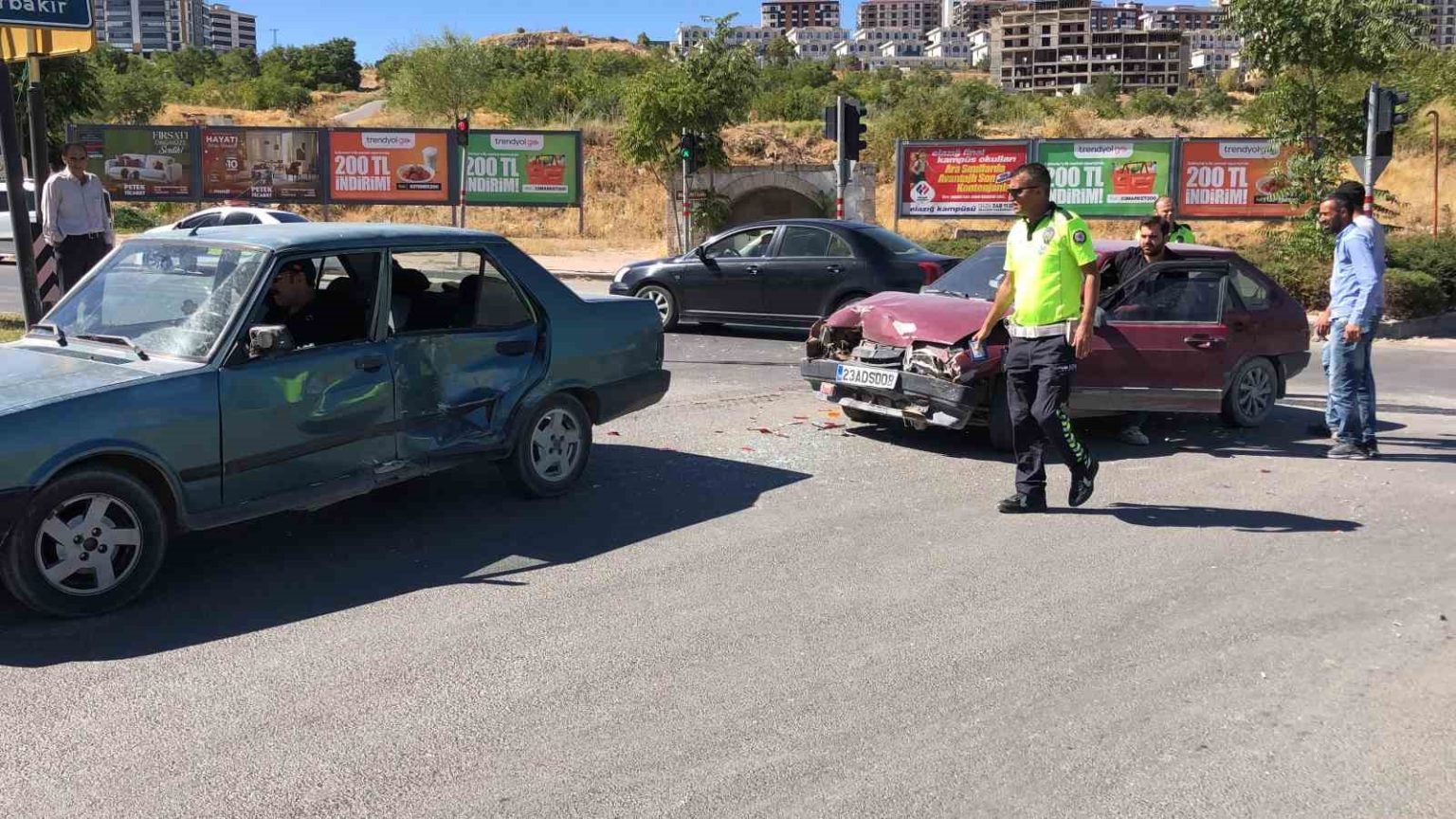 elazigda-trafik-kazasi-1-yarali