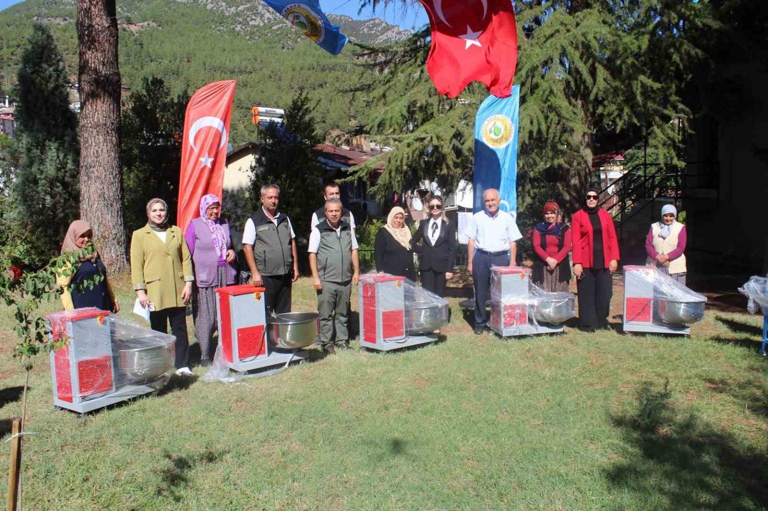 fekede-koy-ureticilerine-uretimde-hibe-destegi-verildi