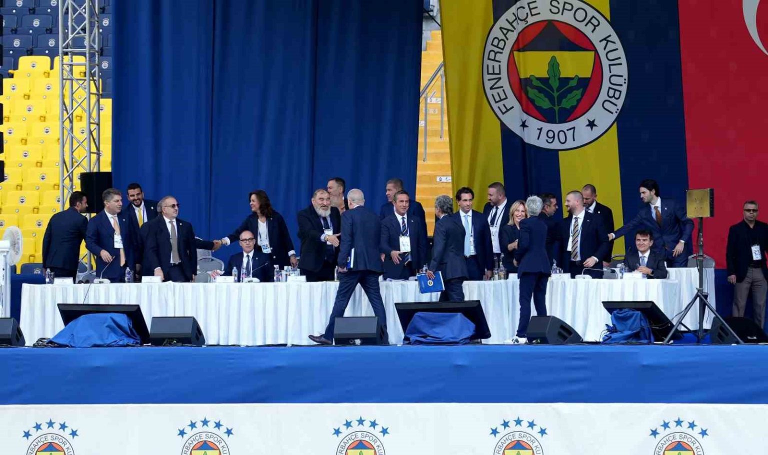 fenerbahcede-olaganustu-secimli-genel-kurul-toplantisi-basladi