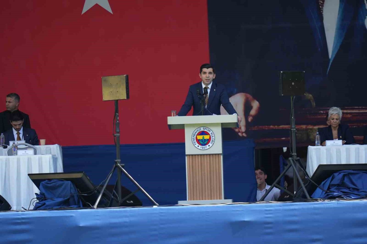 fenerbahcenin-borcu-21-milyar-526-milyon-tl