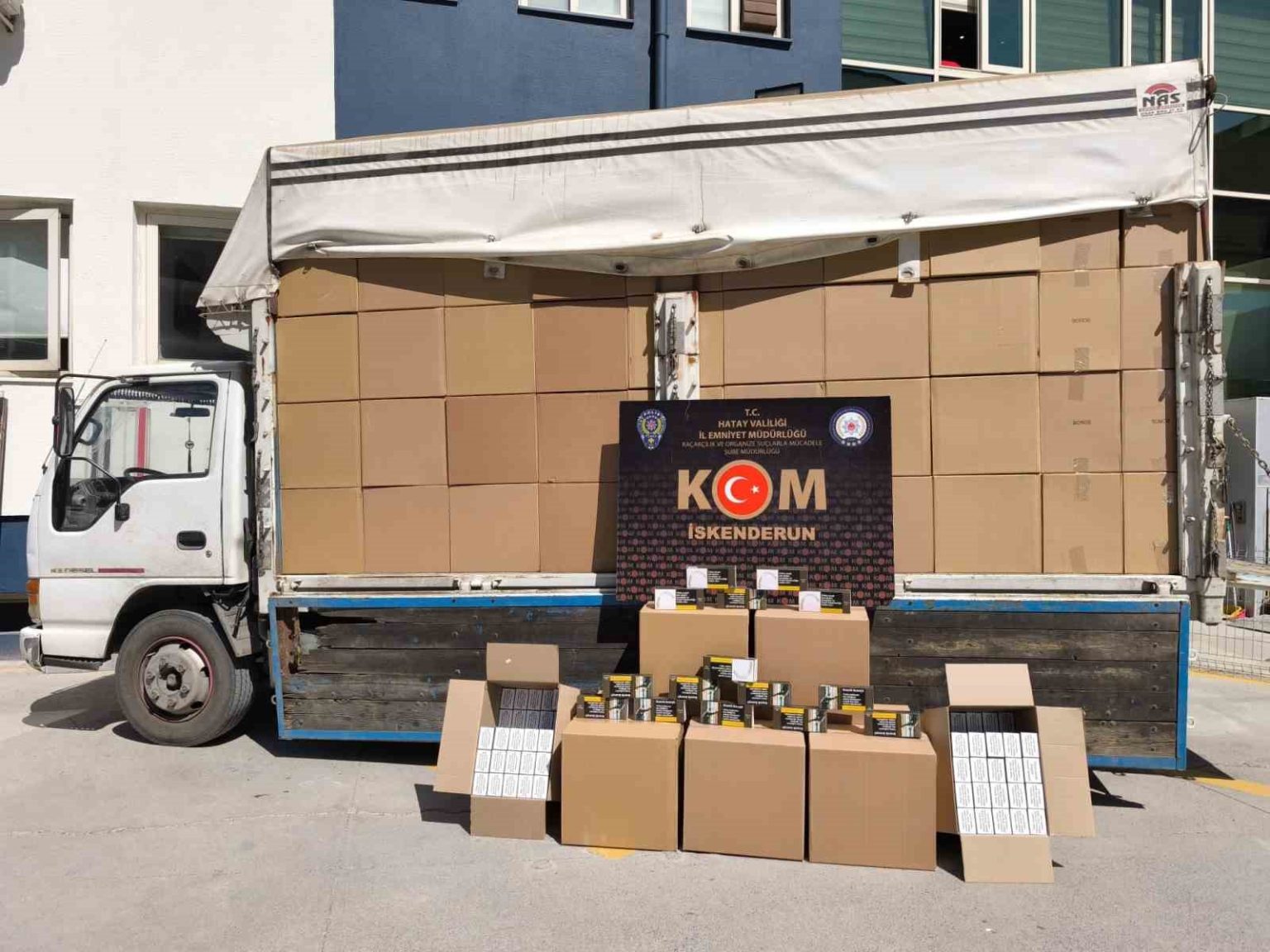 hatayda-2-milyon-760-bin-adet-gumruk-kacagi-makaron-ele-gecirildi