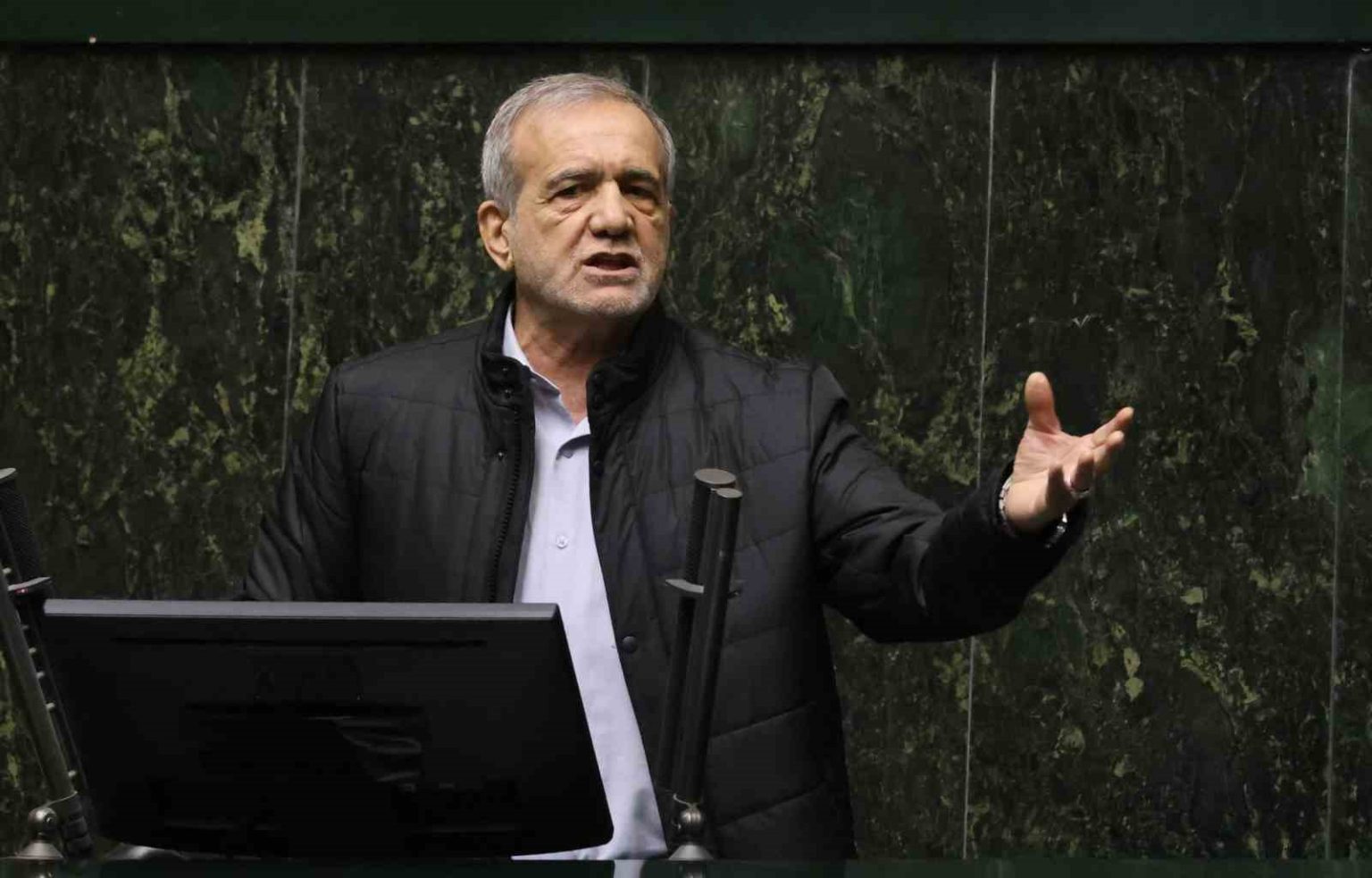 iran-cumhurbaskani-pezeskiyandan-bmnin-yaptirim-kararina-tepki-asla-teslim-olmayacagiz