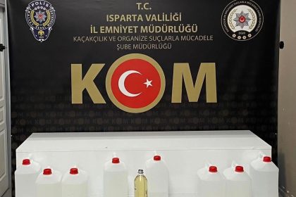 ispartada-kacak-alkol-operasyonu-69-litre-sahte-icki-ele-gecirildi