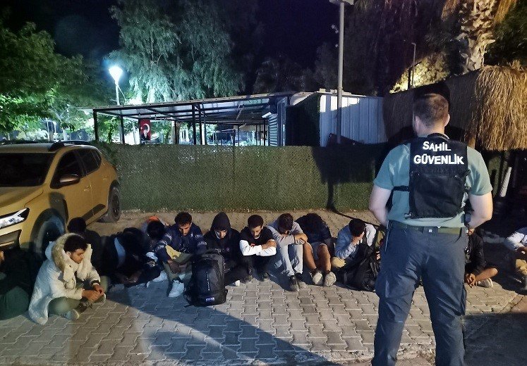 izmirde-14-duzensiz-gocmen-yakalandi