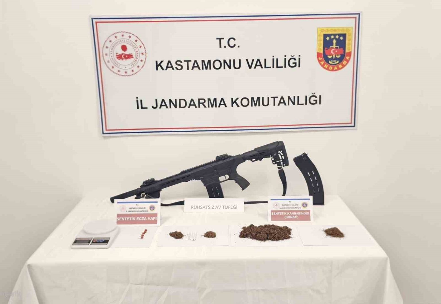 kastamonuda-uyusturucu-operasyonu-5-tutuklama