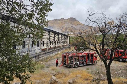 kayseride-fabrika-yangini-ekipler-mudahale-ediyor