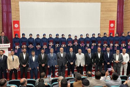 malazgirtte-hafizlik-toreninde-duygu-dolu-anlar-yasandi