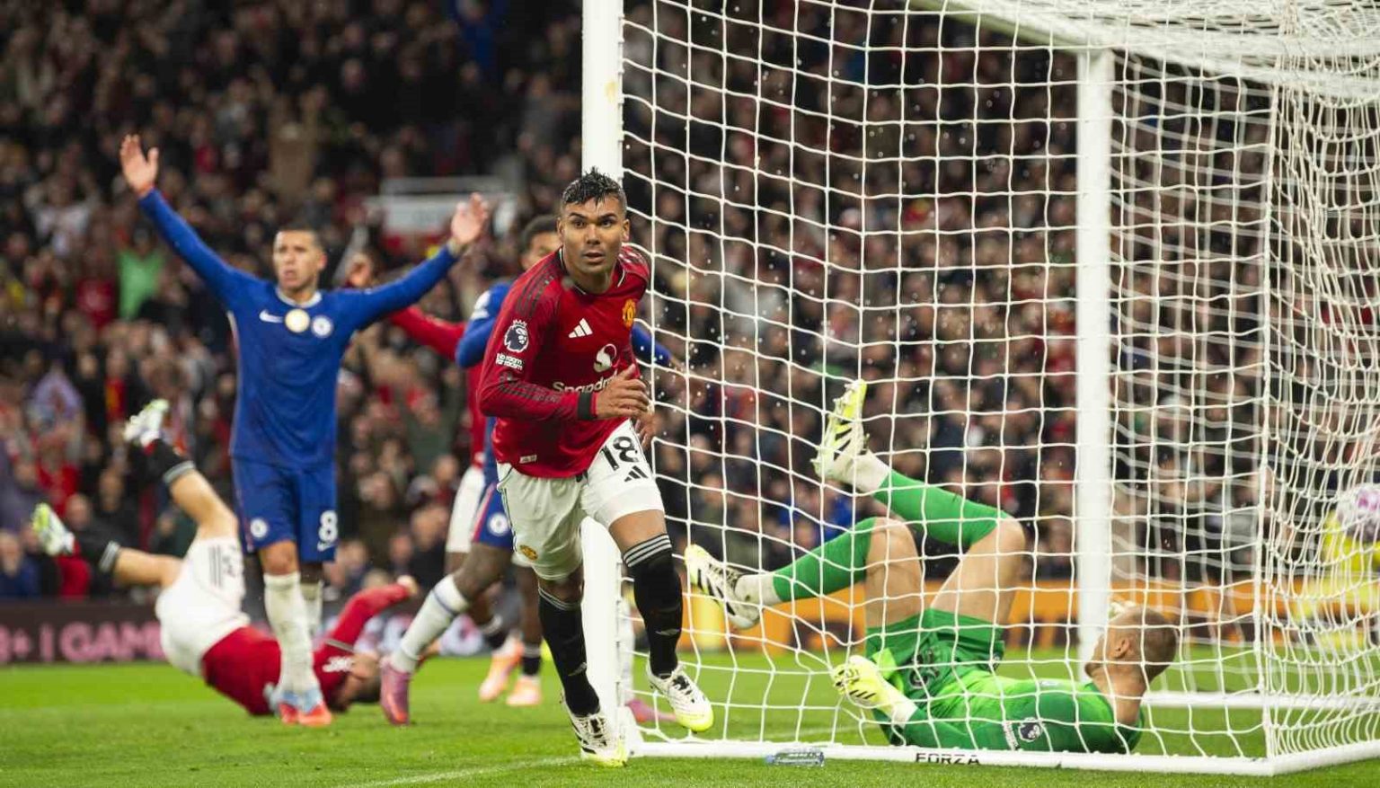 manchester-united-chelseayi-2-1-maglup-etti