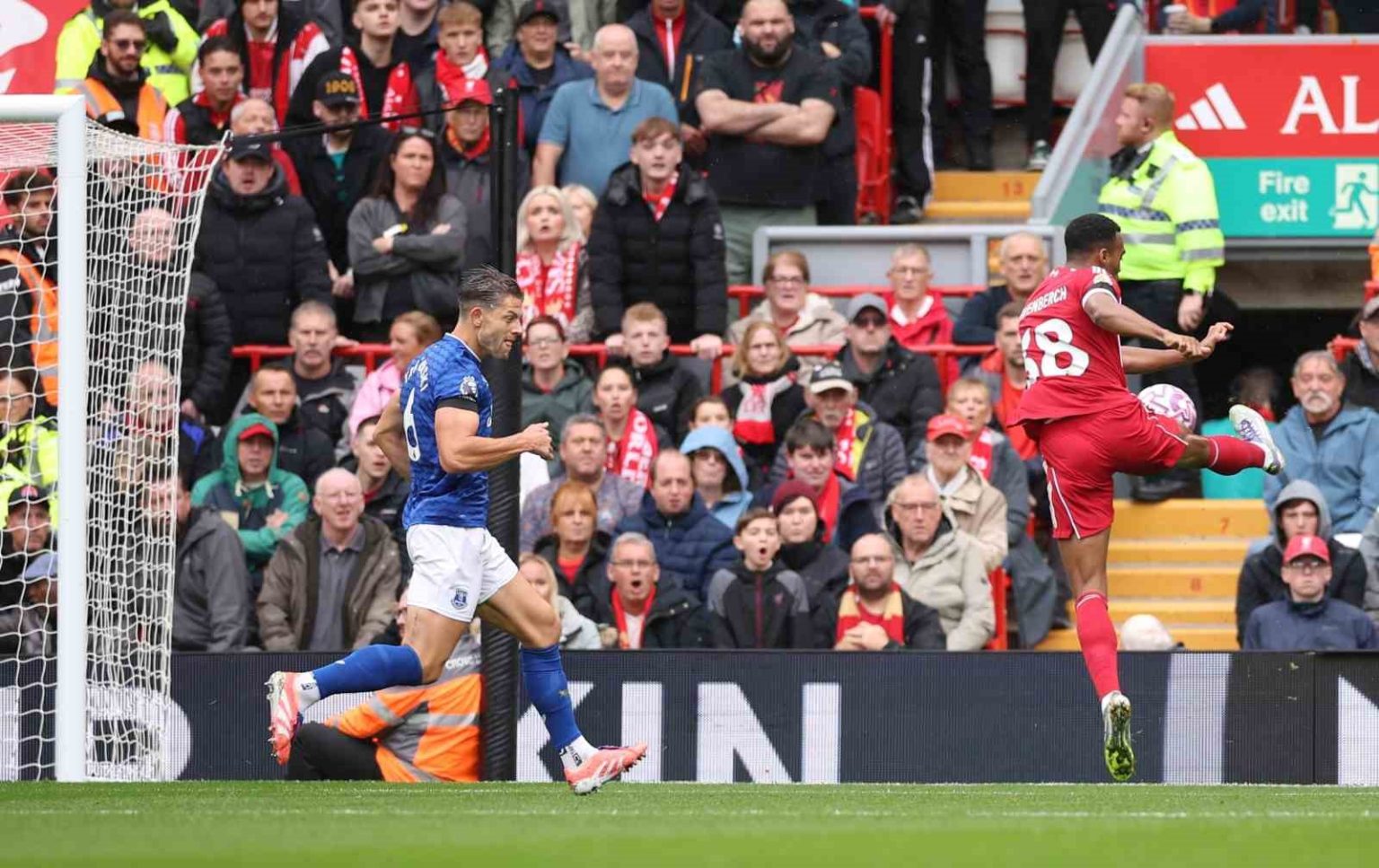 merseyside-derbisinde-kazanan-liverpool