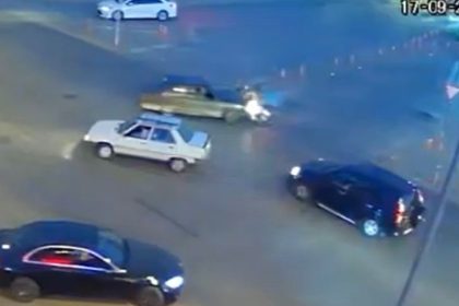 motosikletlilerin-belalisi-olan-kavsakta-kazalar-bitmiyor