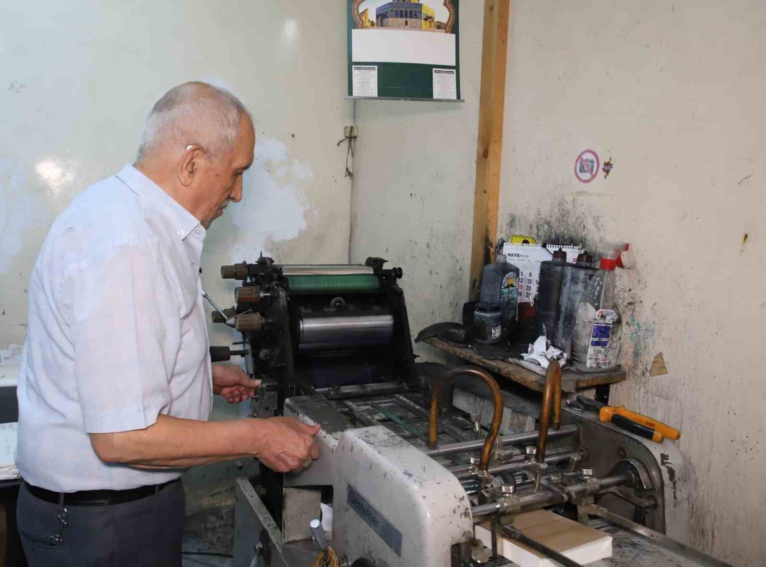 murekkep-kokusu-ve-baski-makineleri-arasinda-gecen-bir-omur
