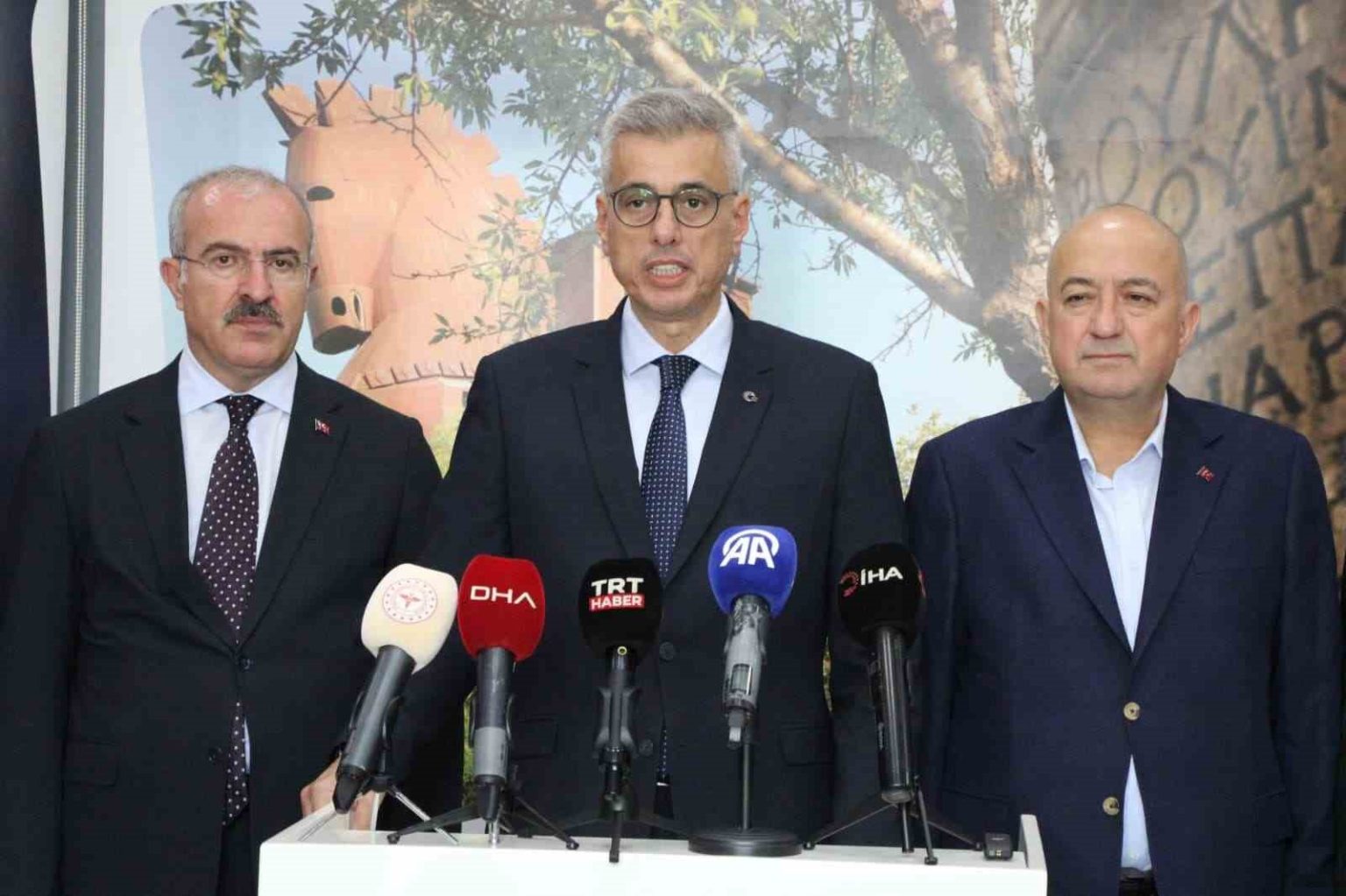 saglik-bakani-memisoglu-insallah-2026nin-ilk-yarisinda-turkiye-kendi-sma-ilacini-uretip-nadir-hastaliklarla-ilgili-bir-adim-atacak