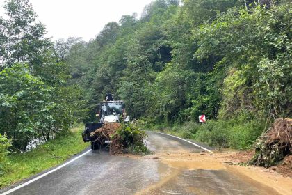 trabzonda-siddetli-yagis-heyelanlara-neden-oldu