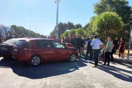 trafik-isiklari-arizalandi-araclar-birbirine-girdi